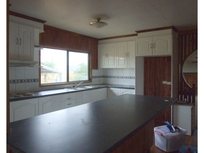 24 McGreevy Road, Crows Nest QLD 4355