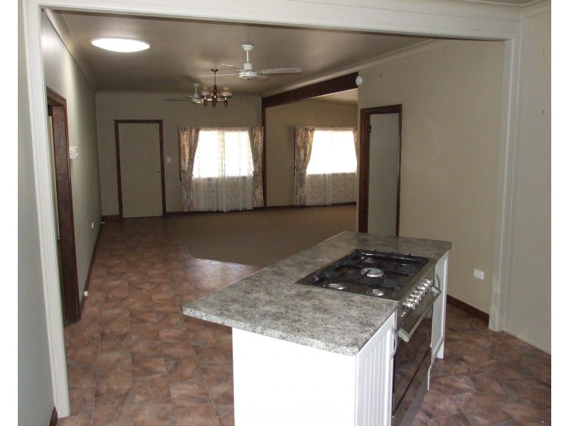 26 Pinnell Road, Crows Nest QLD 4355