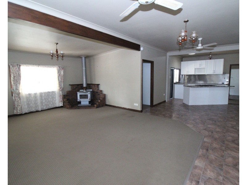 26 Pinnell Road, Crows Nest QLD 4355