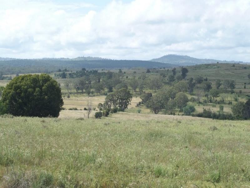 5758 New England Highway, Crows Nest QLD 4355