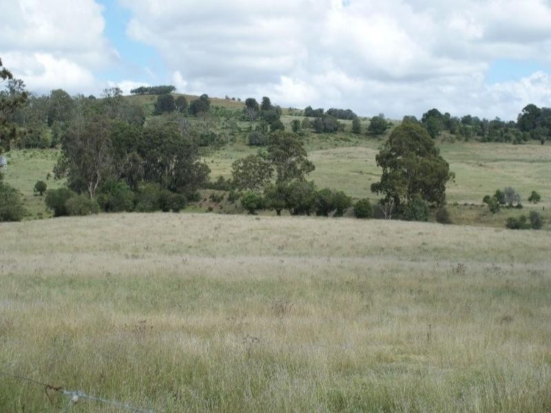 5758 New England Highway, Crows Nest QLD 4355