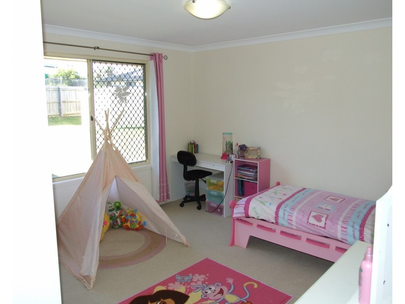 17 Vicky Avenue, Crows Nest QLD 4355