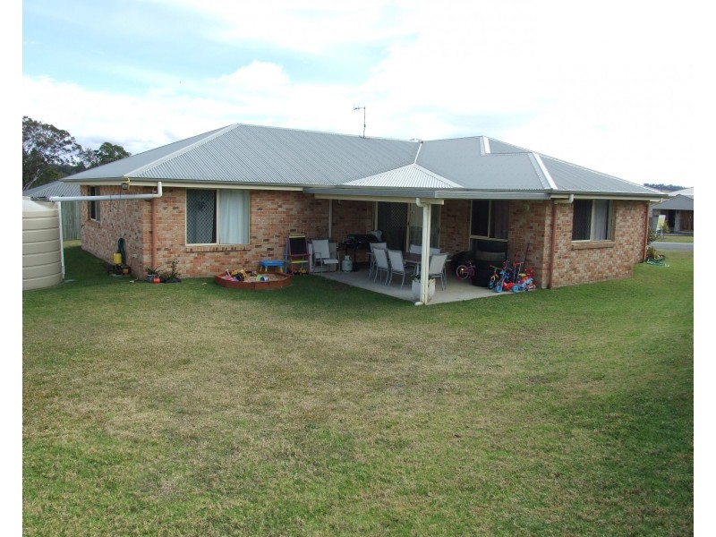 17 Vicky Avenue, Crows Nest QLD 4355