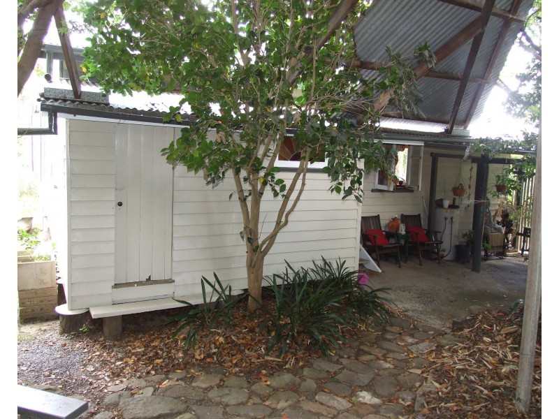 11 Jones Street, Crows Nest QLD 4355
