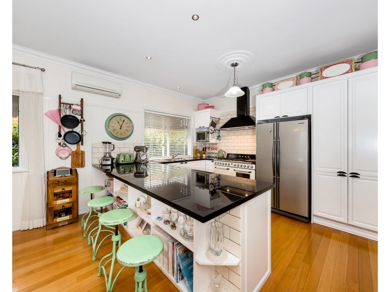 16 Samuel Avenue, Crows Nest QLD 4355