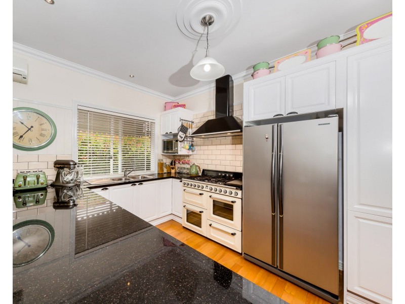 16 Samuel Avenue, Crows Nest QLD 4355