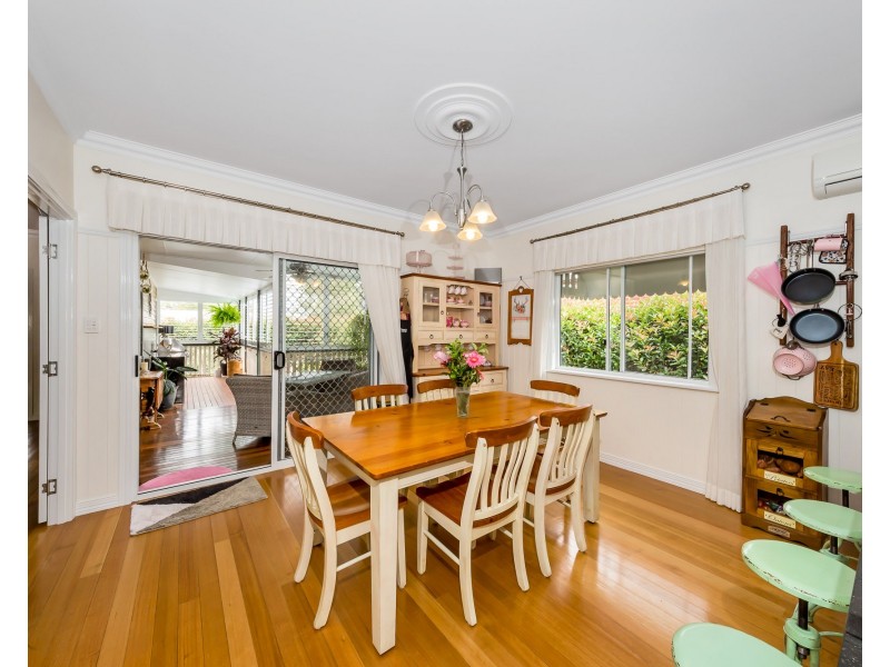 16 Samuel Avenue, Crows Nest QLD 4355