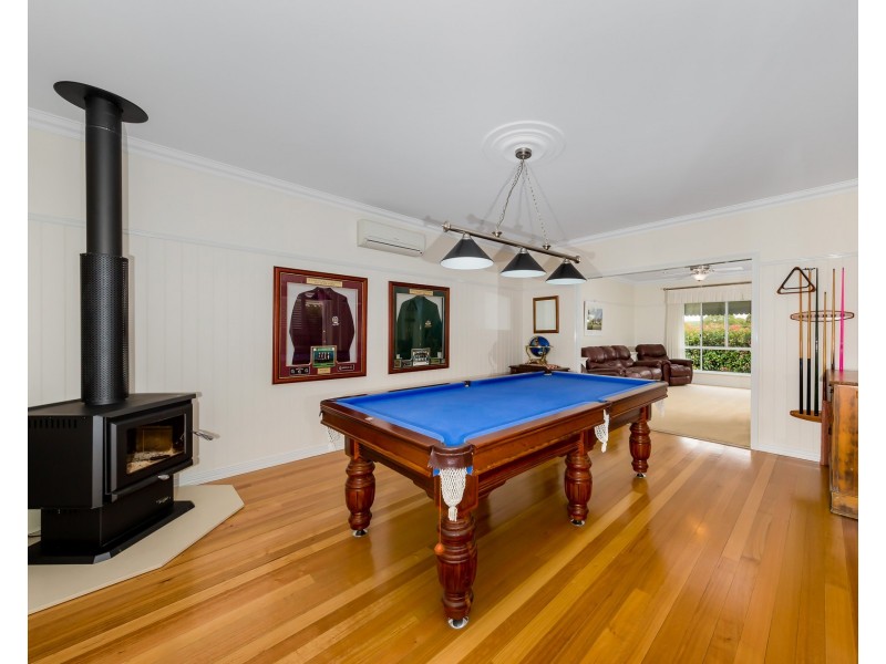 16 Samuel Avenue, Crows Nest QLD 4355