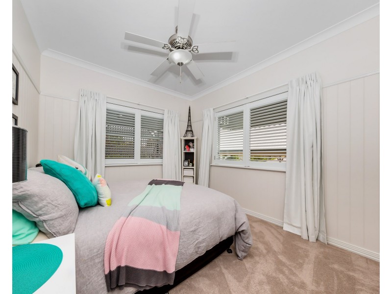 16 Samuel Avenue, Crows Nest QLD 4355