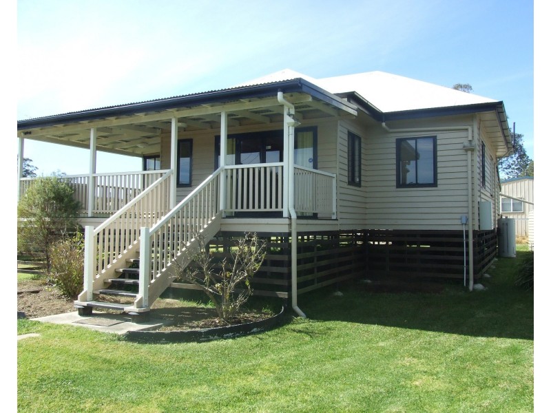 10 Park Road, Crows Nest QLD 4355