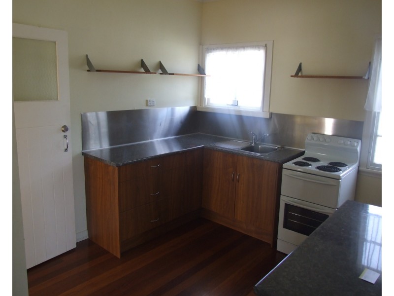 10 Park Road, Crows Nest QLD 4355