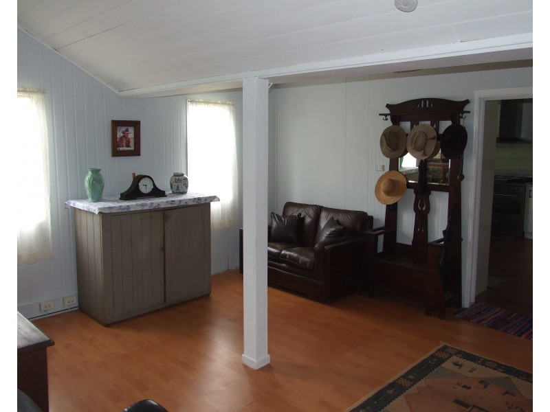 327 Haden-Peranga Road, Haden QLD 4353