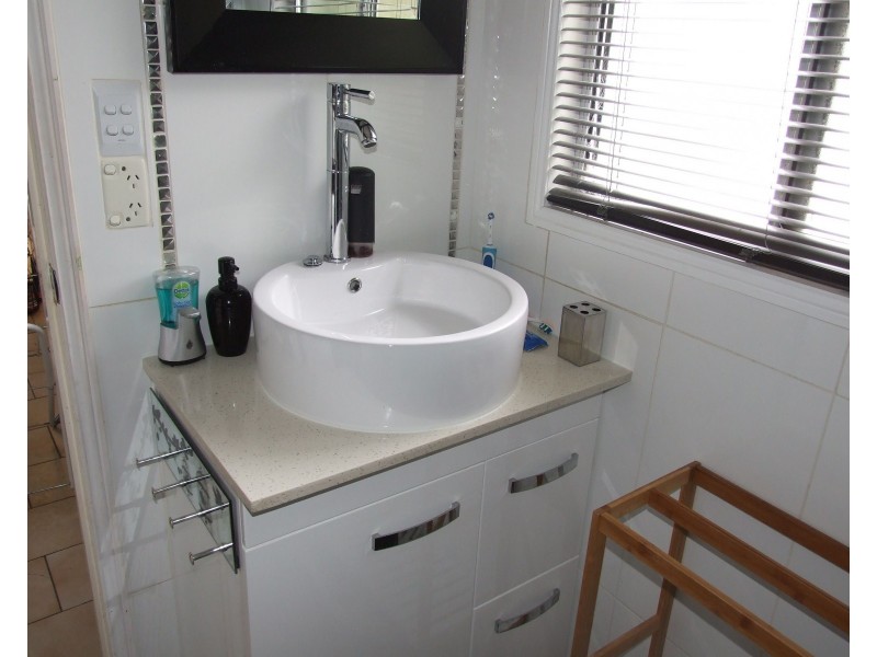 17 Albert Street, Crows Nest QLD 4355