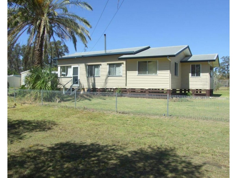 13 South Street, Crows Nest QLD 4355