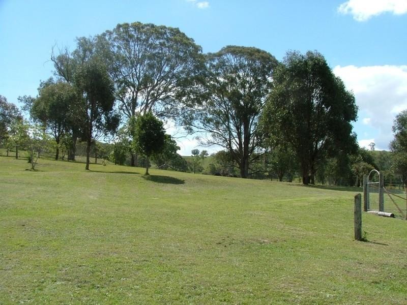 26A Devoncourt Road, Crows Nest QLD 4355