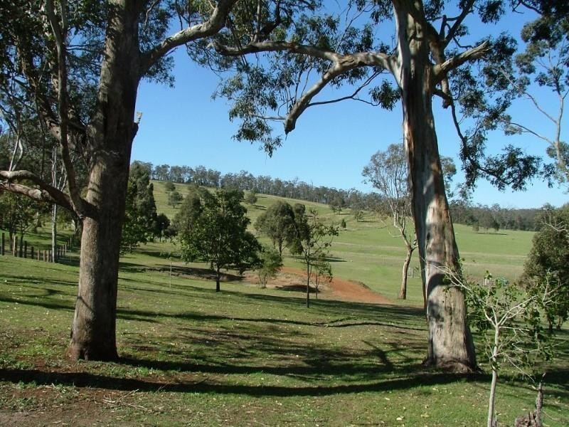 26A Devoncourt Road, Crows Nest QLD 4355