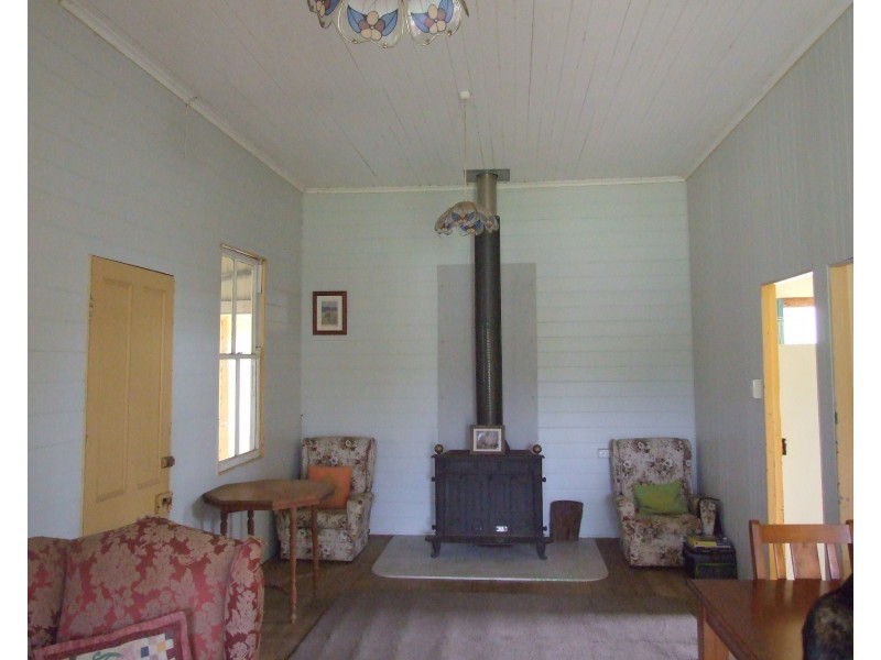 19 Esk Street, Crows Nest QLD 4355