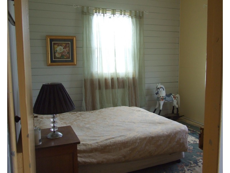 19 Esk Street, Crows Nest QLD 4355