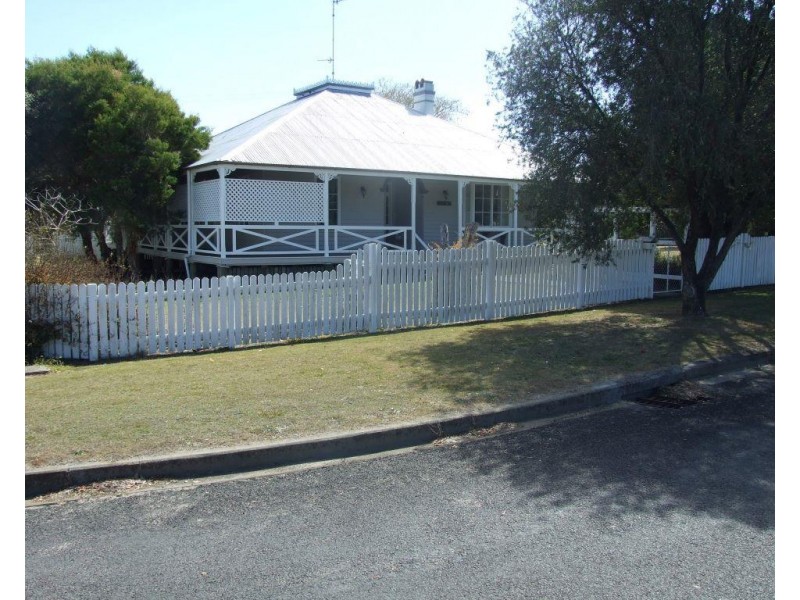 18 Sharp Street, Crows Nest QLD 4355