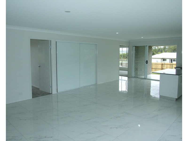 2 Cedarwood Drive, Crows Nest QLD 4355