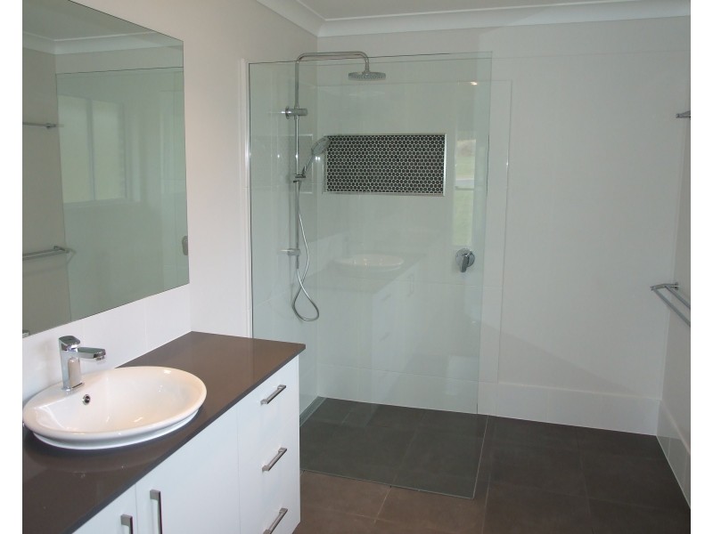 2 Cedarwood Drive, Crows Nest QLD 4355