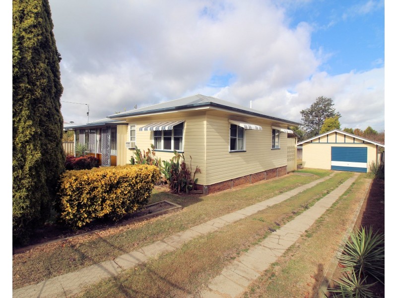 5 Nolan Street, Crows Nest QLD 4355