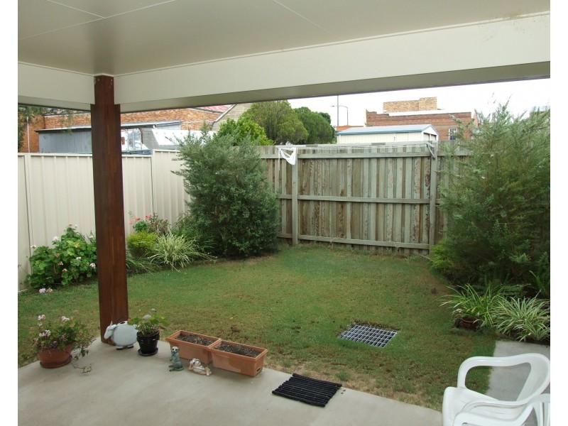 1/24 Creek Street, Crows Nest QLD 4355