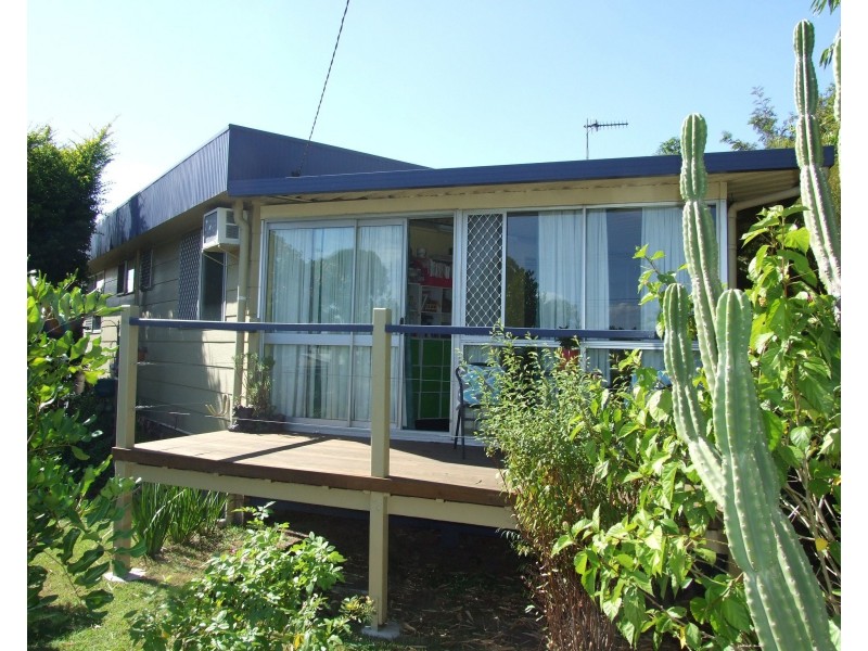 4 Dale Street, Crows Nest QLD 4355