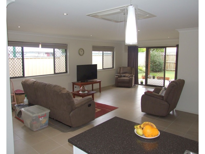 1/24 Creek Street, Crows Nest QLD 4355