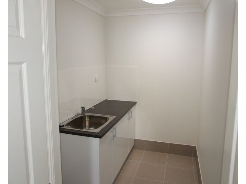 1/24 Creek Street, Crows Nest QLD 4355