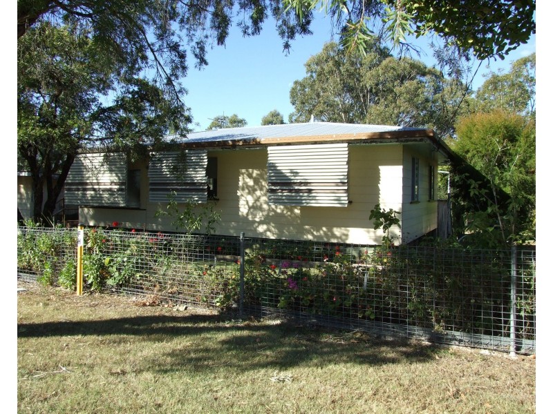 18 Andrews Road, Crows Nest QLD 4355