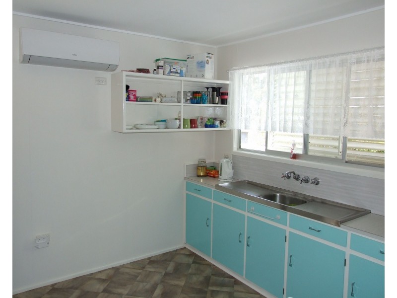 18 Andrews Road, Crows Nest QLD 4355