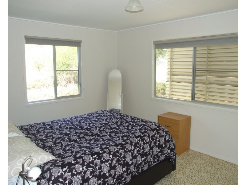 18 Andrews Road, Crows Nest QLD 4355