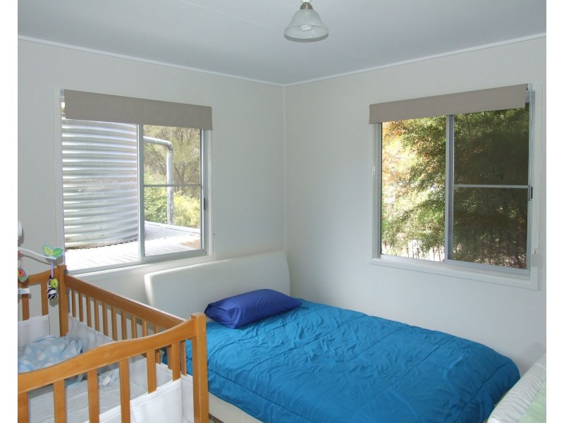 18 Andrews Road, Crows Nest QLD 4355