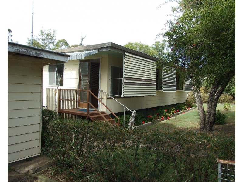 18 Andrews Road, Crows Nest QLD 4355