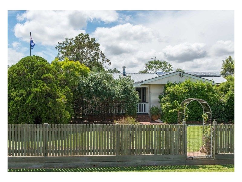 36 Mocatta Street, Goombungee QLD 4354