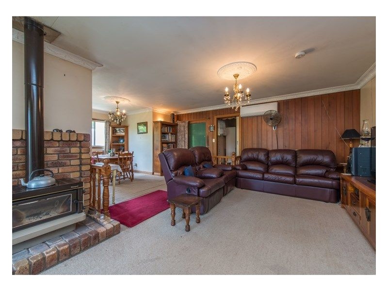 36 Mocatta Street, Goombungee QLD 4354