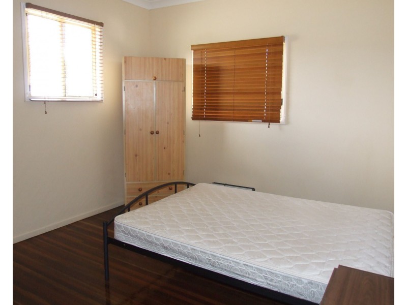 7 Eames Street, Crows Nest QLD 4355