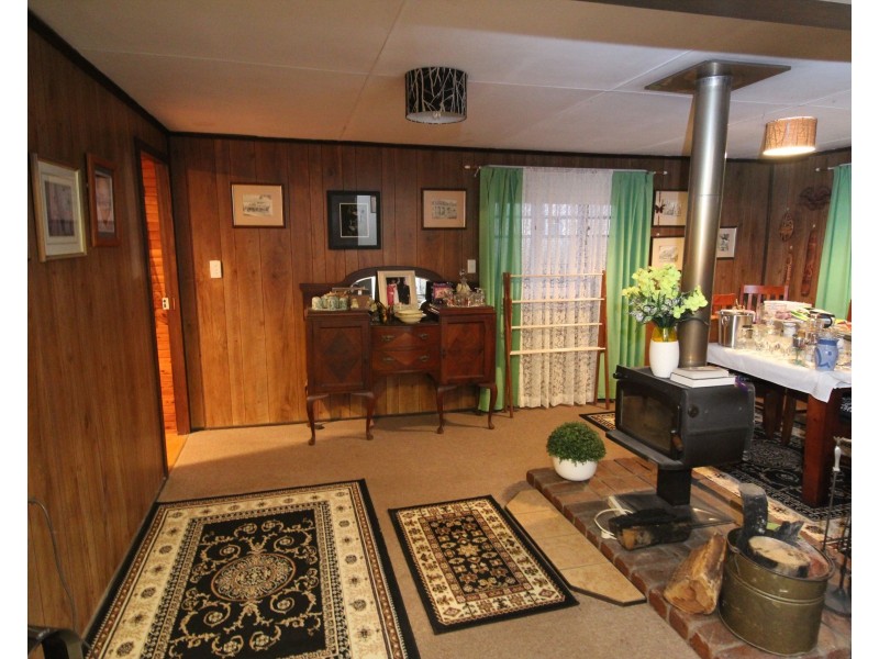 6 Park Road, Crows Nest QLD 4355