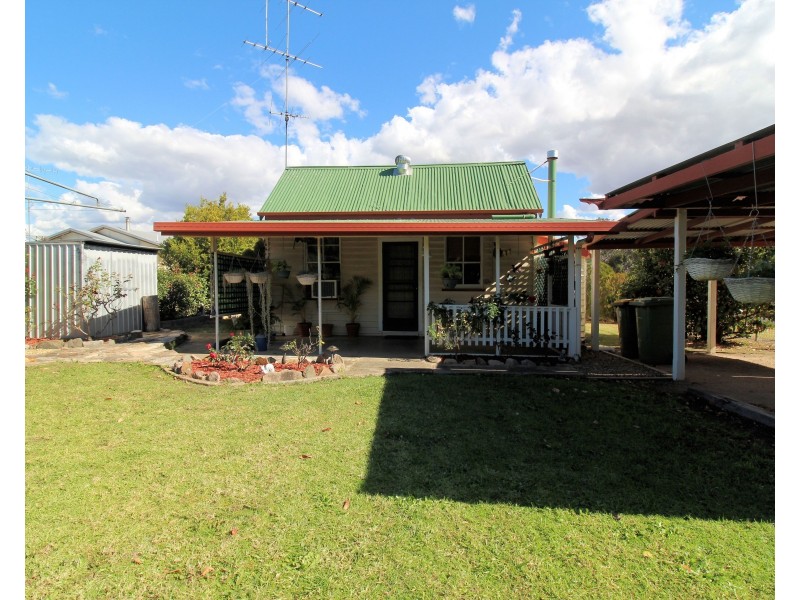 6 Park Road, Crows Nest QLD 4355