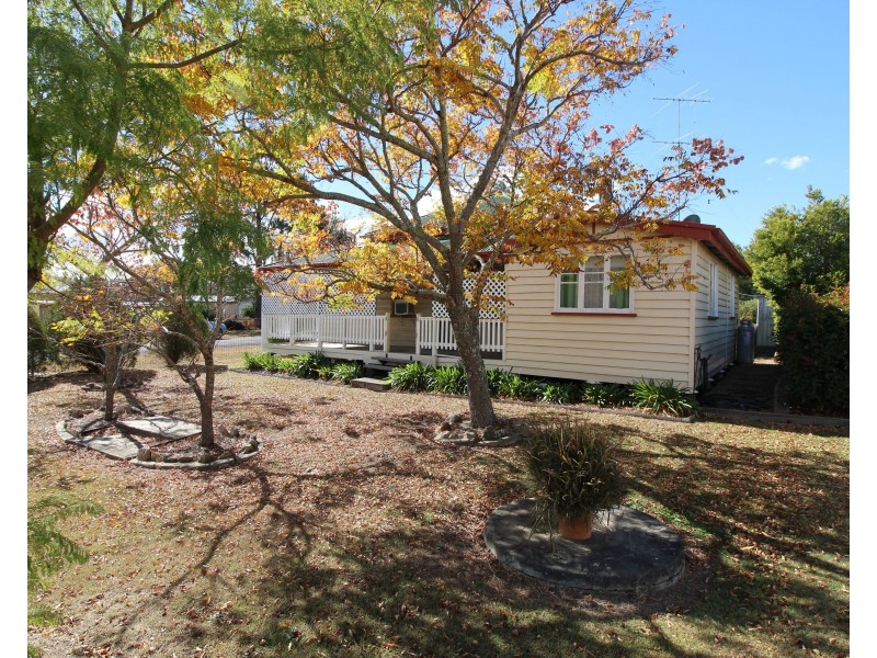 6 Park Road, Crows Nest QLD 4355