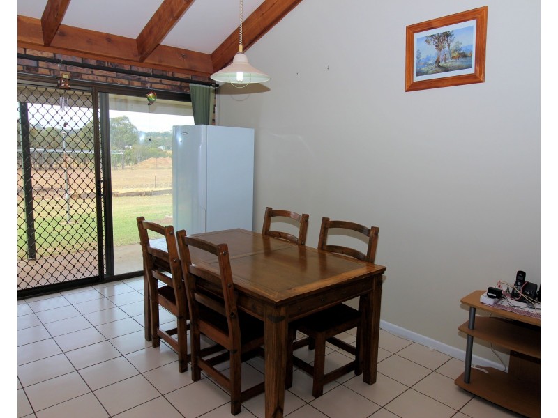 25 Railway Terrace, Crows Nest QLD 4355