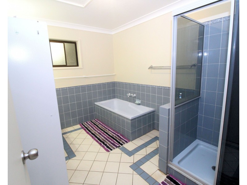 25 Railway Terrace, Crows Nest QLD 4355