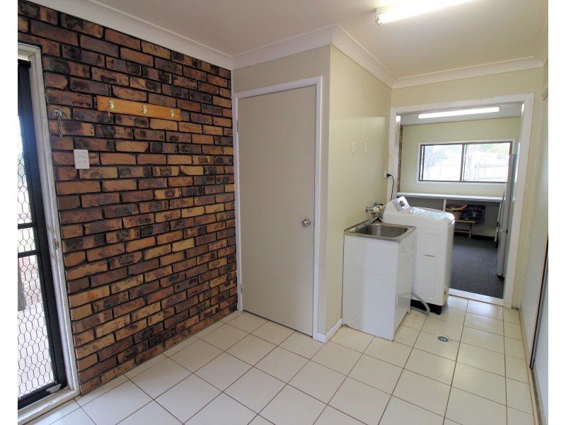 25 Railway Terrace, Crows Nest QLD 4355