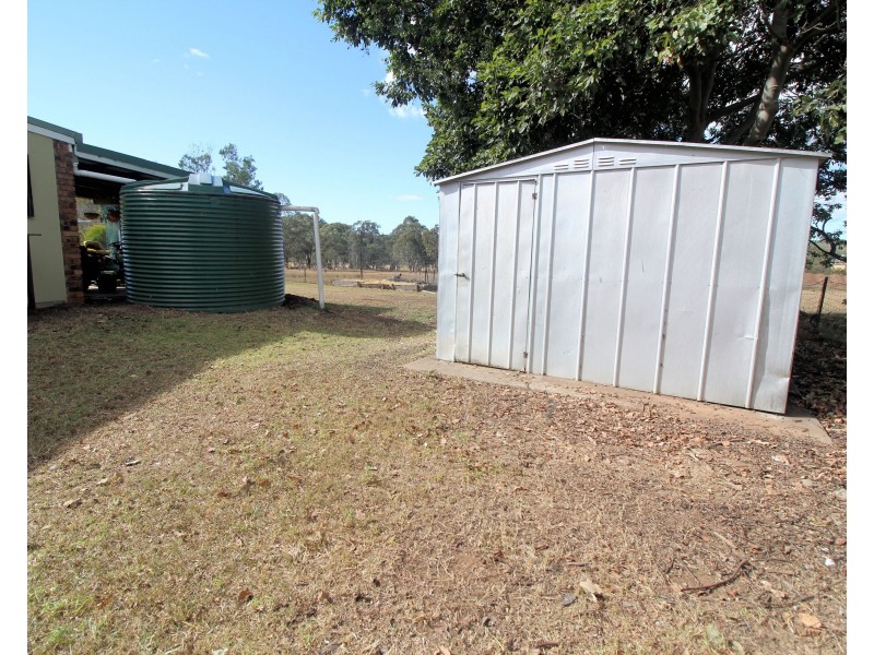 25 Railway Terrace, Crows Nest QLD 4355