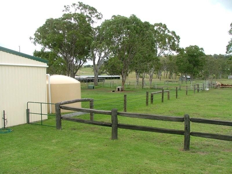 7313 New England Highway, Crows Nest QLD 4355