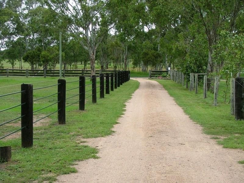 7313 New England Highway, Crows Nest QLD 4355