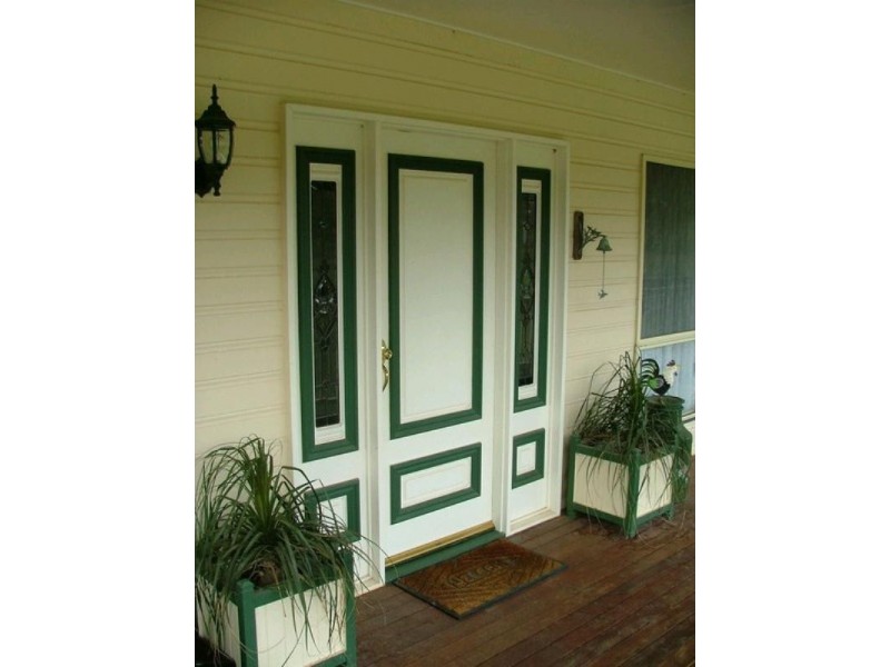 7313 New England Highway, Crows Nest QLD 4355