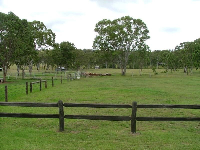 7313 New England Highway, Crows Nest QLD 4355