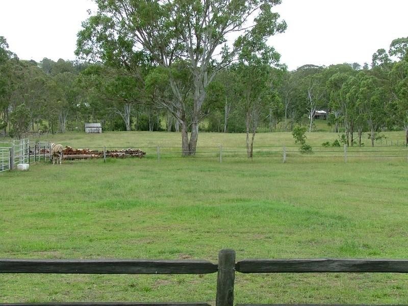 7313 New England Highway, Crows Nest QLD 4355